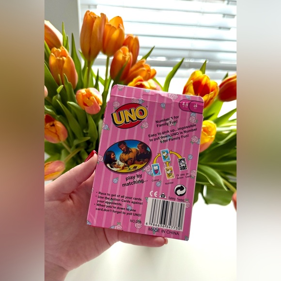 NEW UNO Hello Kitty Card Game Sealed🌸Perfect Gift 🎁 - Picture 2 of 2